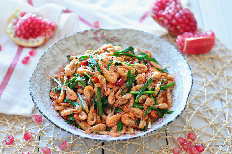 Stir-fried River Prawns with Leek recipe