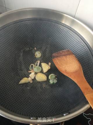 Dry Stir-fried Silkworm Pupa recipe