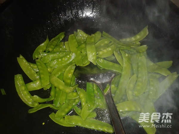 Stir-fried Snow Peas recipe