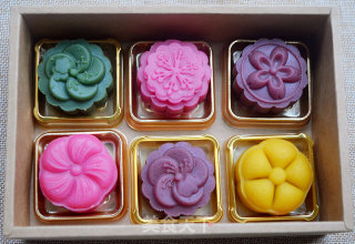 #新良第一节烤大赛# Peach Mountain Skin Moon Cakes recipe