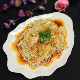 Steamed Enoki Mushrooms with Garlic recipe