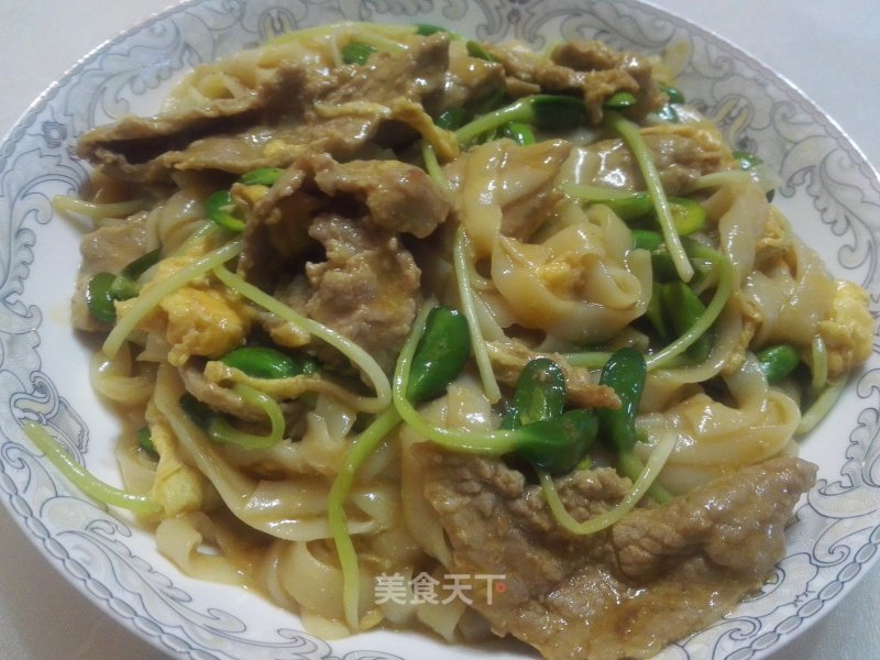 Stir-fried Hor Fun with Beef recipe