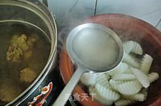 Homemade Soup---radish Kelp and Big Bone Soup recipe