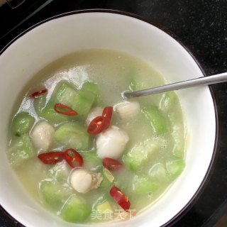 "runzao Soup" Loofah and Scallop Soup recipe