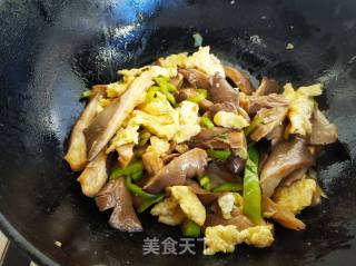 Scrambled Eggs with Fresh Mushrooms recipe