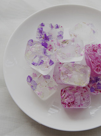 Homemade Flowers Ice Cubes recipe