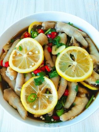 Internet Celebrity Food-"lemon Fragrant Chicken Feet" recipe