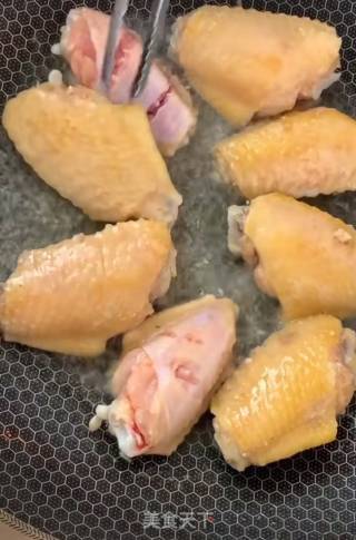 Garlic Beer Chicken Wings recipe