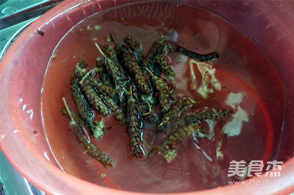 Rock Candy Prunella Chrysanthemum in Clay Pot recipe