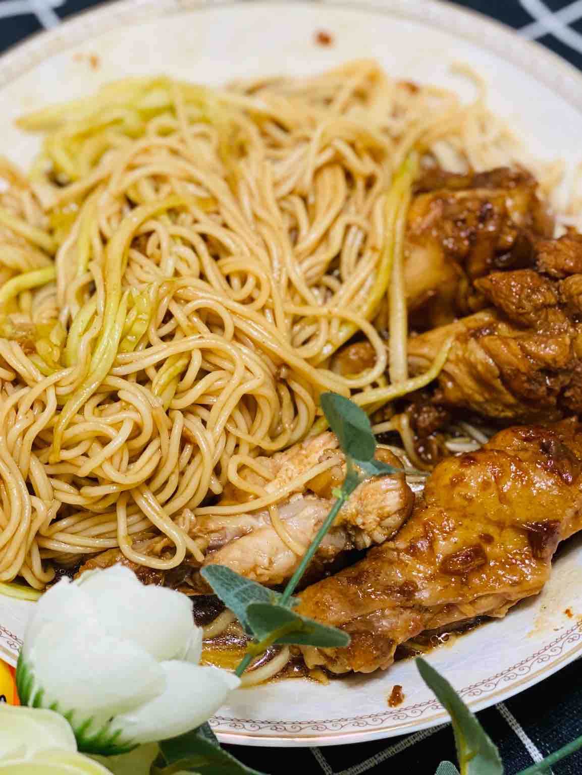 Chicken Wing Sauce Noodles, Really Have Chicken Wings