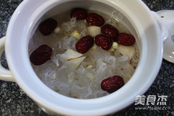 Red Dates Sydney White Fungus Soup recipe