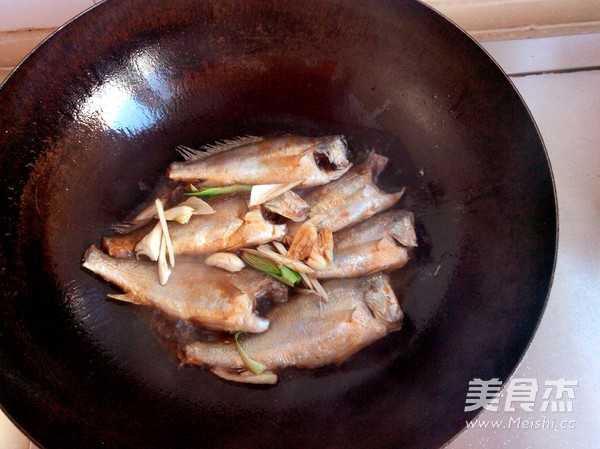 Home Stewed Yellow Croaker recipe