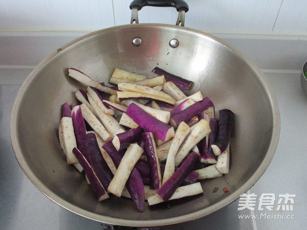 Eggplant Claypot with Garlic and Minced Meat recipe