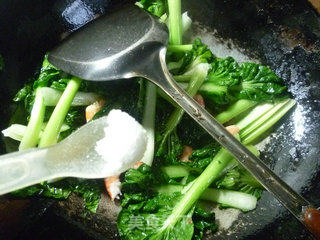 Stir-fried Shrimp with Bitter Vegetables recipe