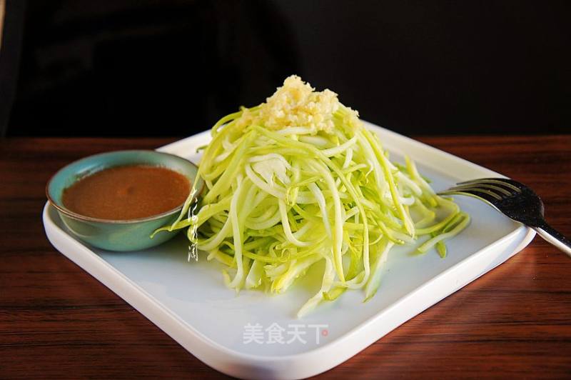 Stir-fried Squash with Sesame Sauce recipe