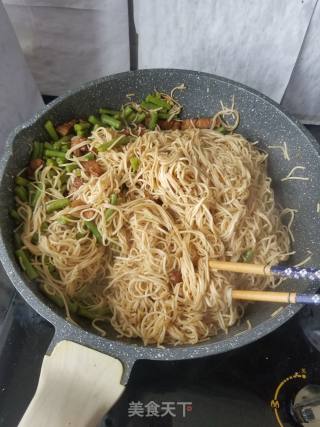 Braised Noodles with Long Beans recipe