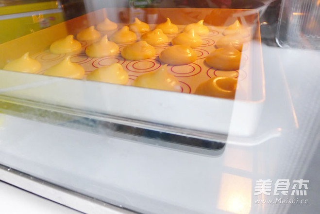 Puffs with Vanilla Matcha Sauce recipe