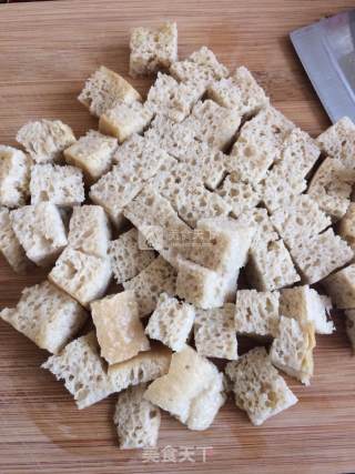 Stir-fried Grilled Wheat Bran with Shredded Pork recipe