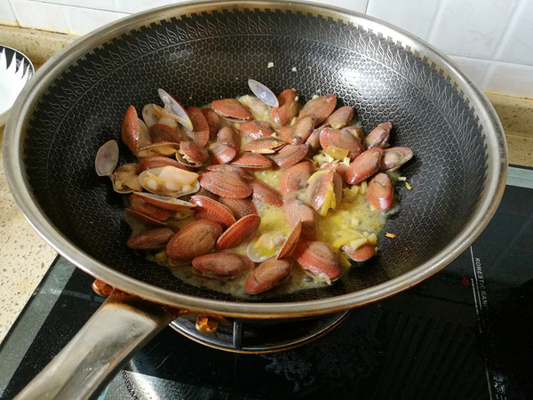Stir-fried Flower Beet with Double Pepper recipe
