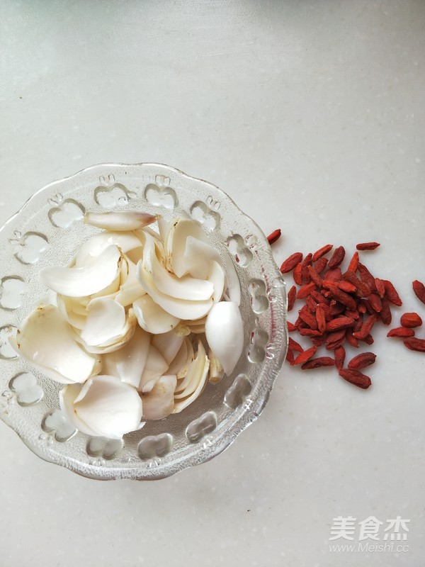 A Bowl of White Jade Gives You Full of Collagen recipe