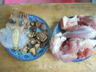 No Appetite Can Also Strengthen Nutrition--mushroom Pork Rib Soup with Fish and Mushroom recipe