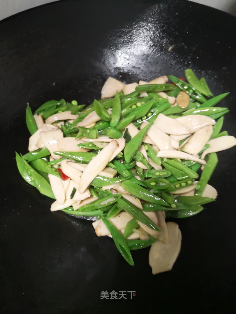 Stir-fried King Pleurotus and Green Beans recipe