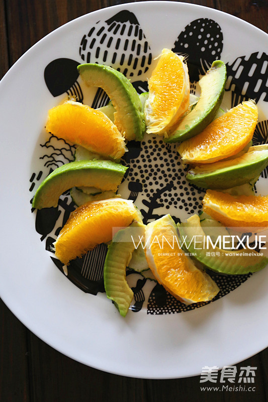 Avocado Sweet Orange Salad recipe