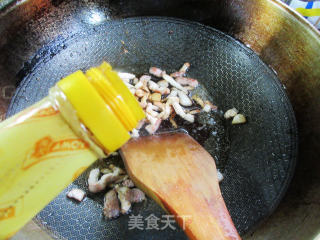 Stir-fried Mung Bean Sprouts with Shredded Pork and Wrinkled Pepper recipe