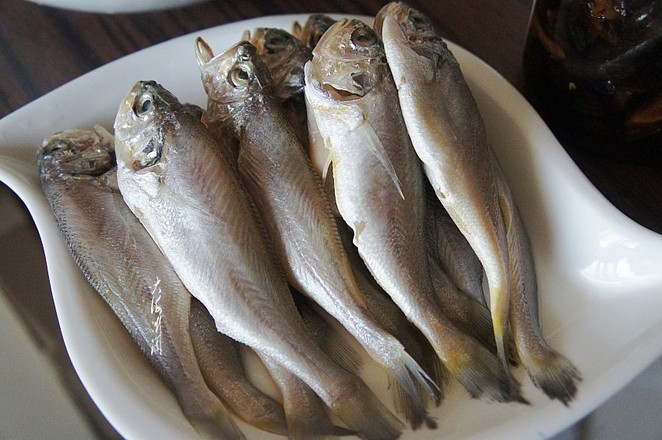 Pan-fried Small Yellow Croaker recipe