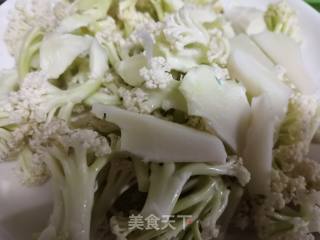 Stir-fried Cauliflower with Red Pepper Pork recipe