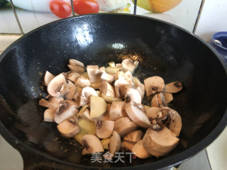 Stir-fried Shrimp with Mushroom and Winter Bamboo Shoots recipe