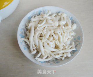 Crab Mushroom Soy Bean Stick Bone Soup recipe