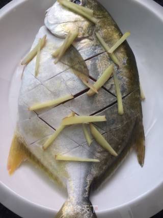 Steamed Golden Pomfret with Soy Sauce recipe