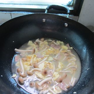 Shimeji Mushroom Meat Soup with Egg Skin recipe