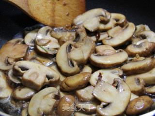Grilled Noodles with Mushrooms recipe