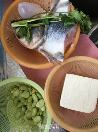 Braised Fish Head with Broad Beans and Tofu recipe