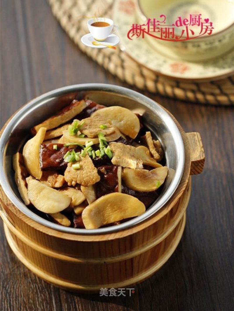 Fried Pork with Dried King Pleurotus recipe