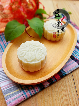 Red Bean Paste Snowy Mooncake