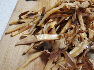 Stewed Cuttlefish Ribs Soup Like Chicken Soup (nourishing Yin and Blood, Standing Soup for The Champion of Staying Up Late) recipe