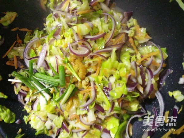 Fried Noodles with Shrimp Skin recipe