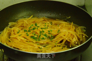 Shredded Potatoes in Tomato Sauce recipe