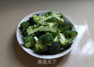 Fresh Mushroom Broccoli in Oyster Sauce recipe
