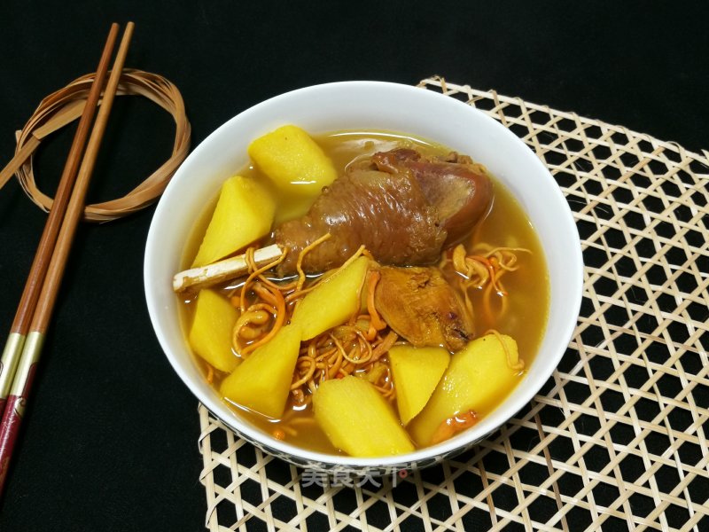 Stewed Chicken with Cordyceps Flower and Yam recipe