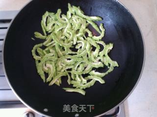 Stir-fried Bitter Gourd with Double Pepper recipe