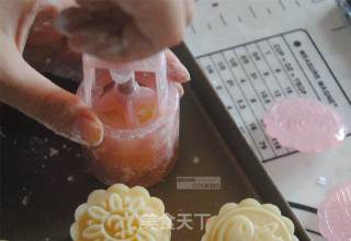 Cantonese-style Egg Yolk and Lotus Paste Mooncakes recipe