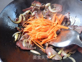 Carrot Beef Fried Noodles recipe