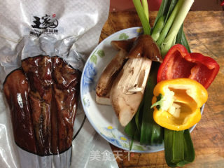 Home-cooked Dishes Can Also be Very Delicious-chicken, Mushrooms and Pork Tongue Topped with Rice recipe