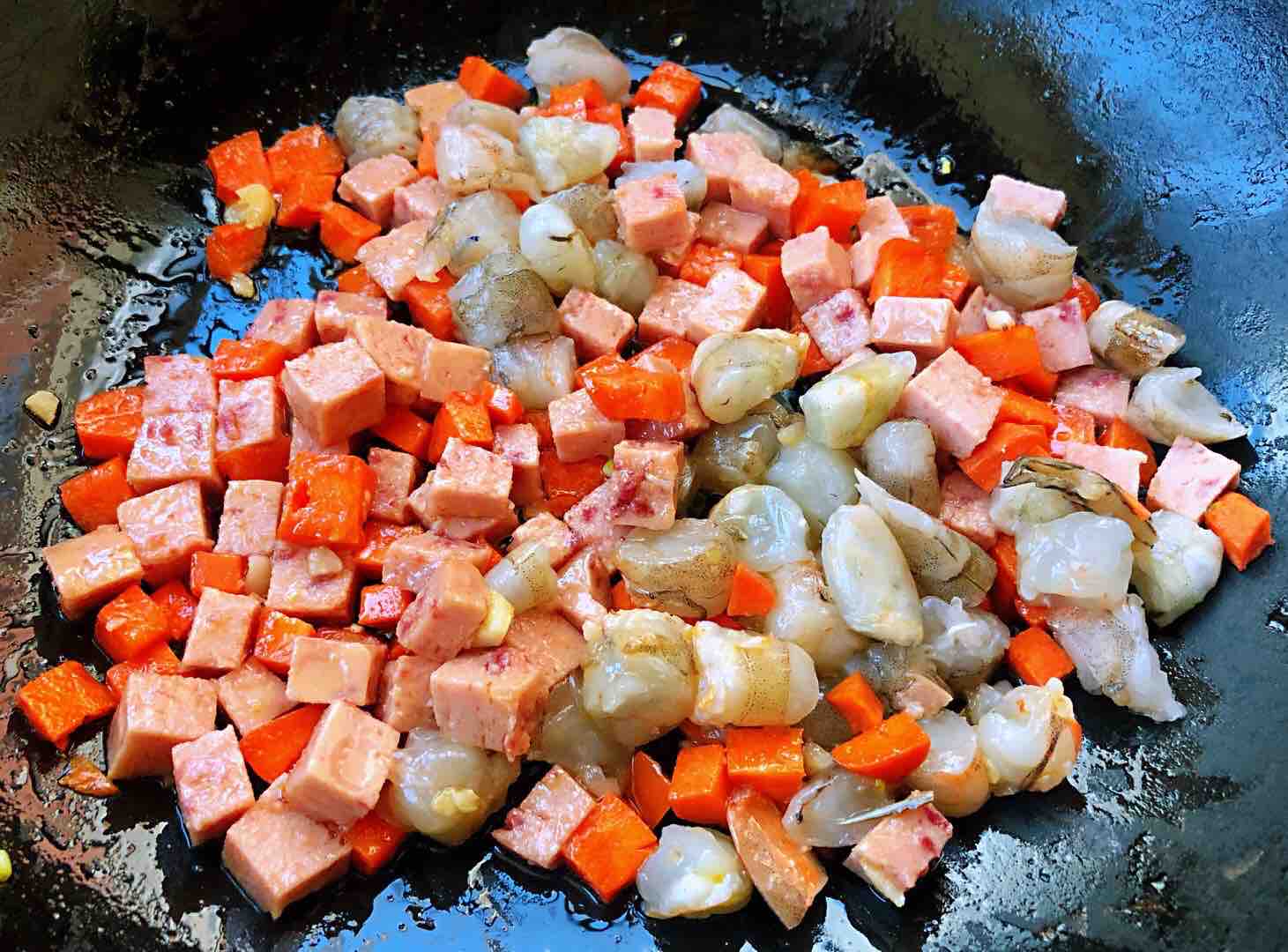 Pineapple Shrimp Fried Rice#大勇蟹田大米# recipe