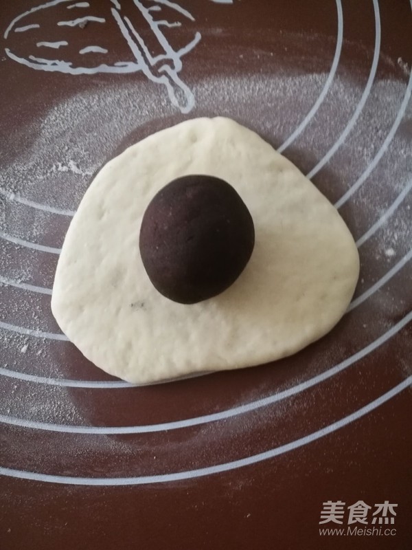 Mushroom Bean Paste Bun recipe