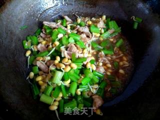 Celery and Soy Sprouts Stir-fried Pork recipe